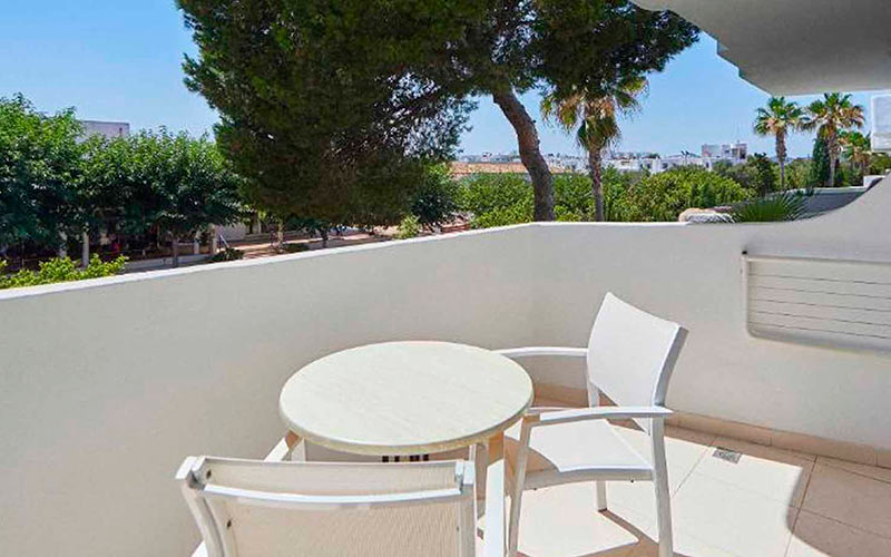 habitacion estandar vistas de la terraza hotel rocamarina habitacion estandar terraza hotel rocamarina