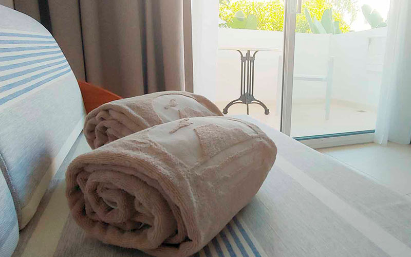 bed standard room hotel rocamarina