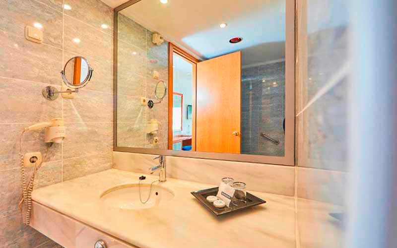 single room bed hotel rocamarina