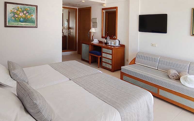 bed superior room pool view hotel rocamarina